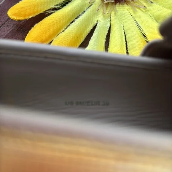 🩷 VINCE; Perforated Leather Blair Slip-On Sneaker in Metallic Gold; Wm. Sz. 9! - Picture 5 of 11